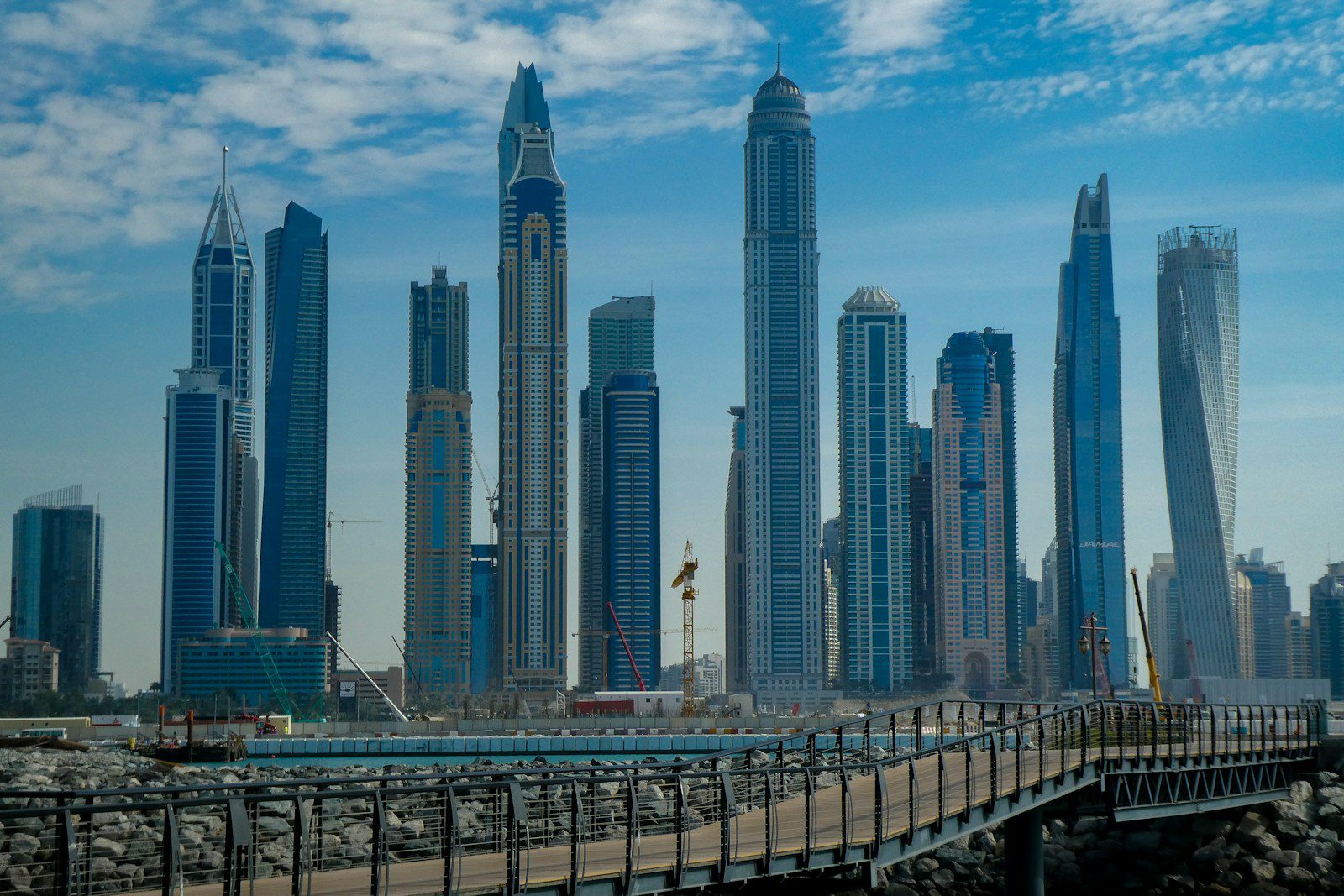 Al Maryah Community Bank Partners with Al Fardan Exchange to Expand Cash Deposit Access Across UAE